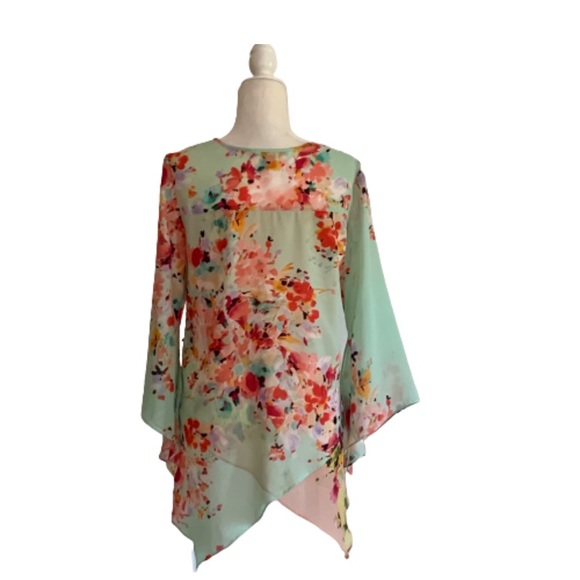 Sunny Leigh Floral Bell Sleeve Layered Blouse - Picture 4 of 13